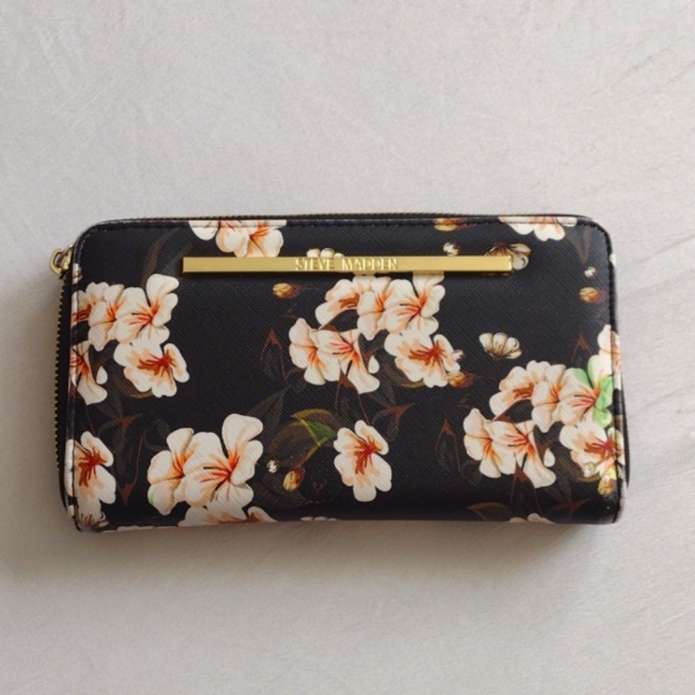 Steve Madden wallet